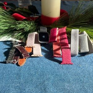 Apple Watch, 4S with 7 watch bands
